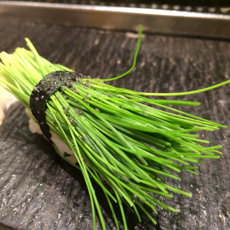 芽ネギ(梅丘 寿司の美登利 銀座店)