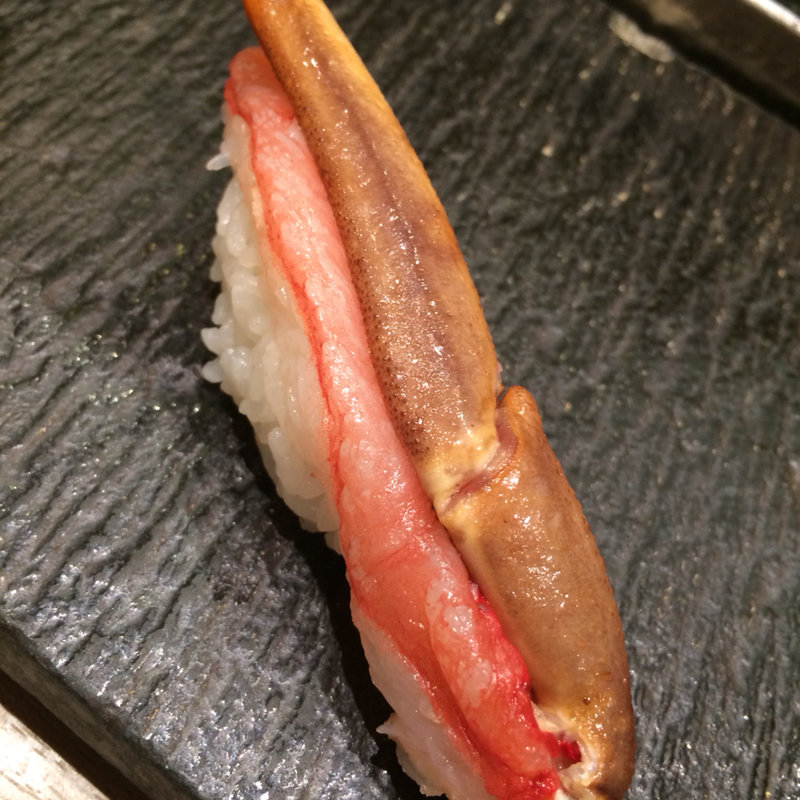 生ズワイガニ(梅丘 寿司の美登利 銀座店)