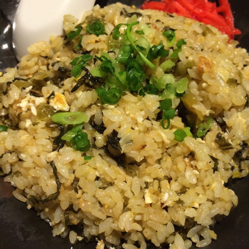燻製高菜のチャーハン(燻製工房 新宿三丁目店)