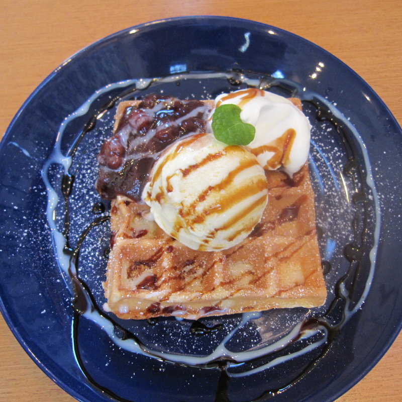練乳あずきとバニラワッフル(Cafe Sucre)