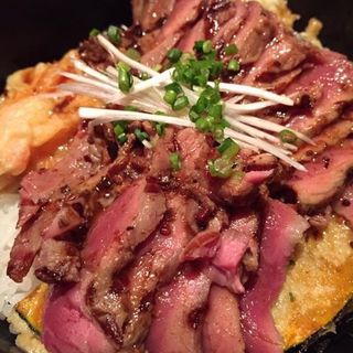 ステーキ丼150g(旬菜ステーキ処 らいむらいと （シュンサイステーキドコロ ライムライト）)