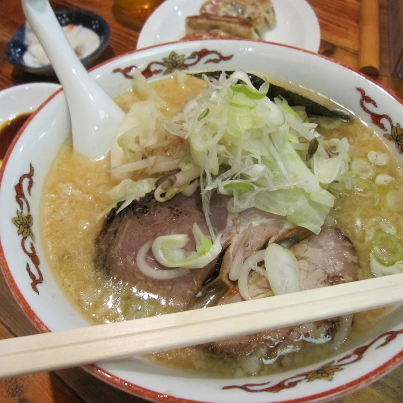 背脂濃厚ラーメン　白郎(金辰)