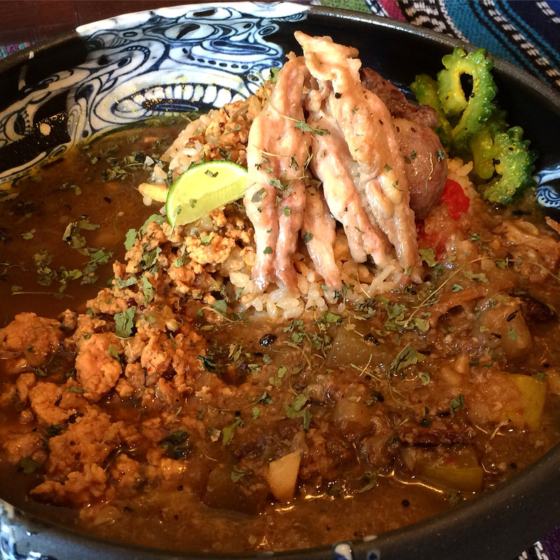 あいがけ(鯛出汁×鷄キーマの2層カレー＋夏野菜と牛か)すと酒粕のカスカスカレー(堕天使かっき～ )