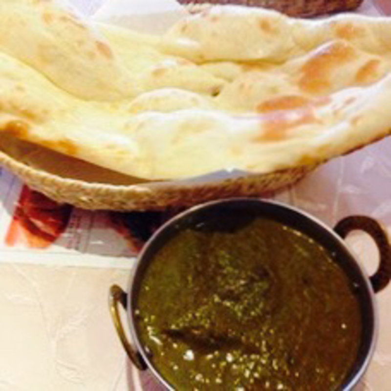 ほうれん草のカレーとナンのセット(ディップマハル 青山店)