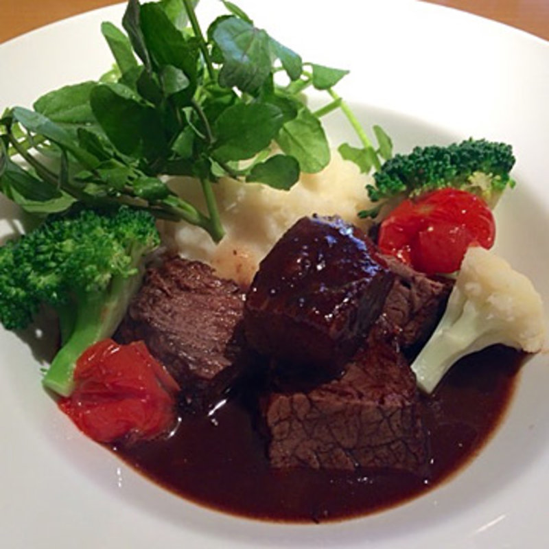 和牛スネ肉赤ワイン煮(ビストロベジタブルマーケット)