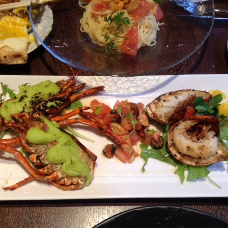 カナダ産オマール海老三種の調理(俺のフレンチ・イタリアン 松竹芸能 角座広場)