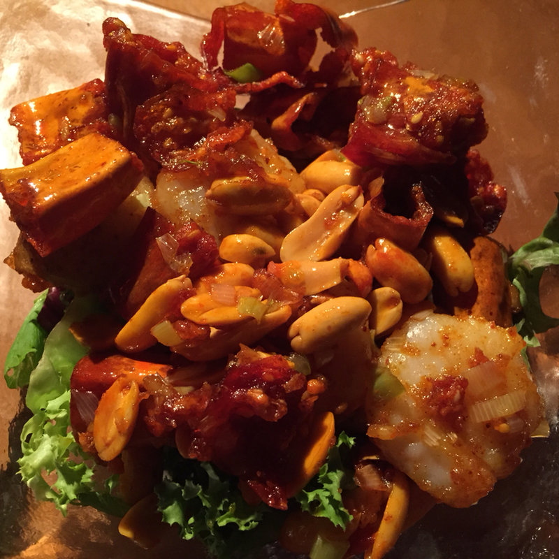 海老と食べる唐辛子のスパイシー炒め(BLEU （ダイニングバー ブルー）)