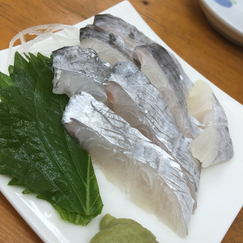 太刀魚の造り(立ち飲み うおすけ 京橋店)