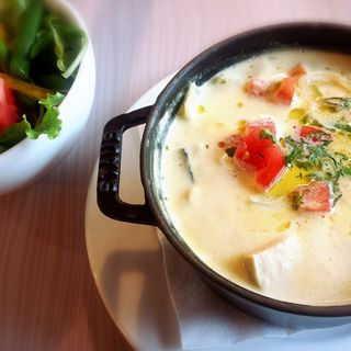 チキンと夏野菜のクリームスープ(ロクシタンカフェ バイ ピエール エルメ )