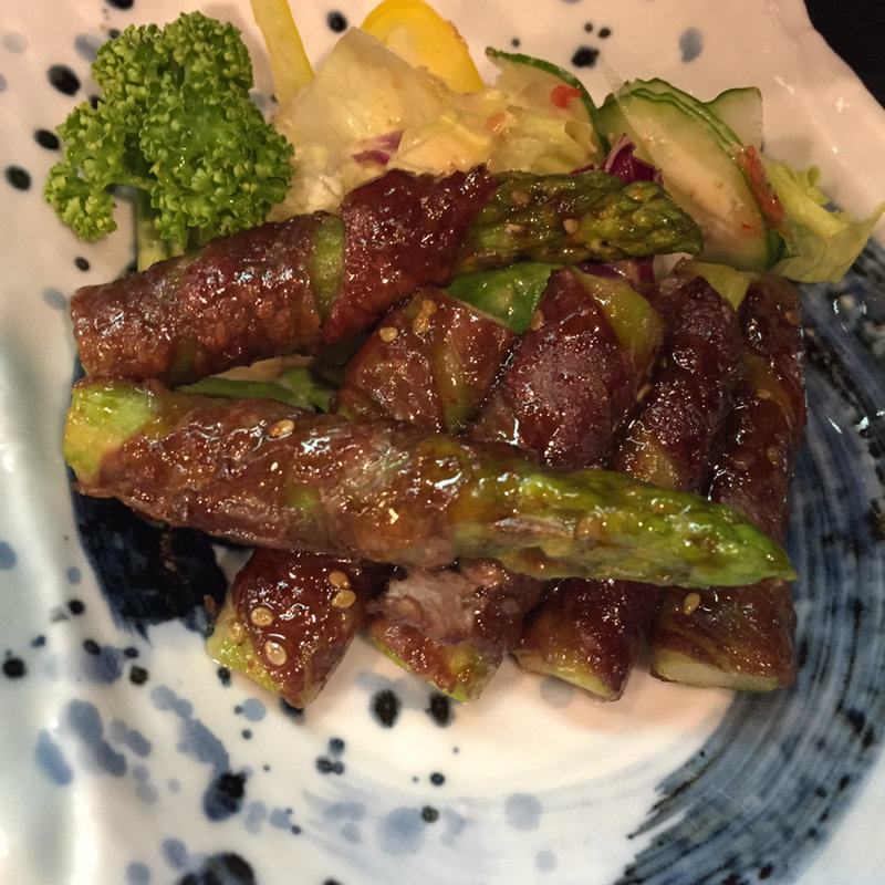アスパラの牛肉巻き(いのうえ )