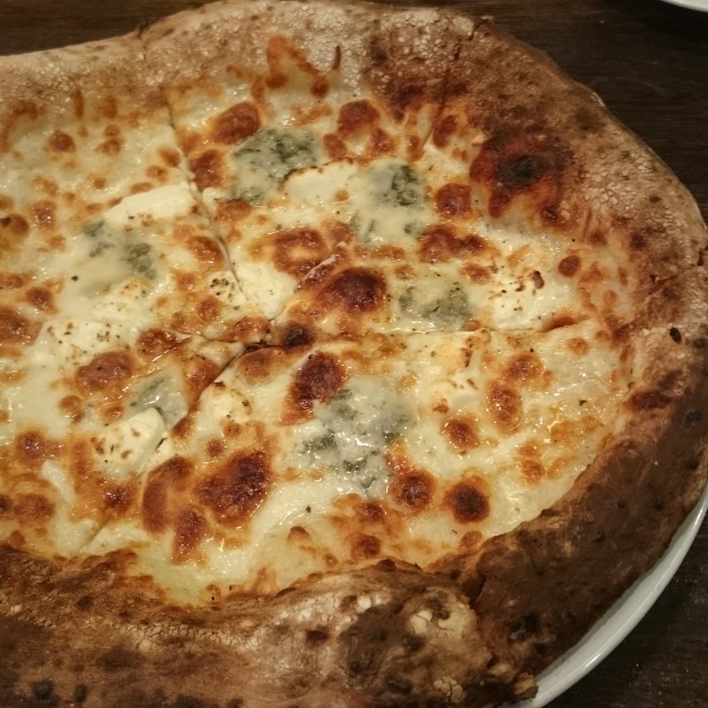 クアトロフォルマッジ(ペスカーラ （PESCARA）)