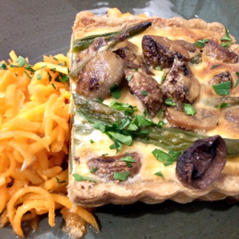 きのこのキッシュと2種類の野菜添え(ローズベーカリー （Rose Bakery）)