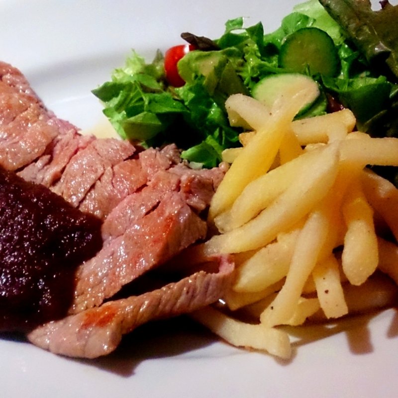 和風赤ワインソースのステーキ(〇嶽)