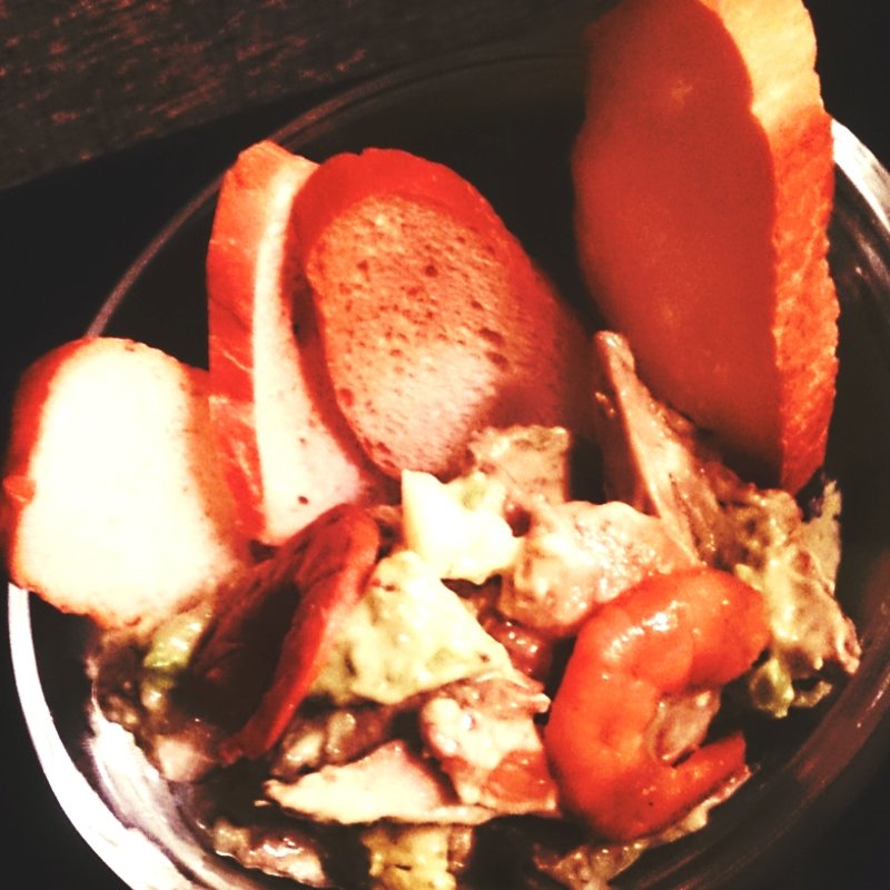 燻製海老と燻製鶏のアボガドソース(上野の森スモークダイニングＧＡＧＡ)