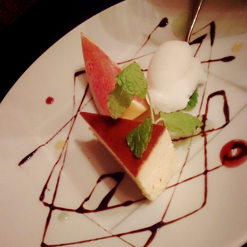 燻製チーズケーキとアイス盛り合わせ(上野の森スモークダイニングＧＡＧＡ)