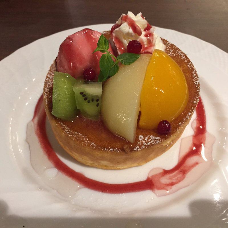 桃のスフレパンケーキ シングル(星乃珈琲店 福岡ソラリア店)