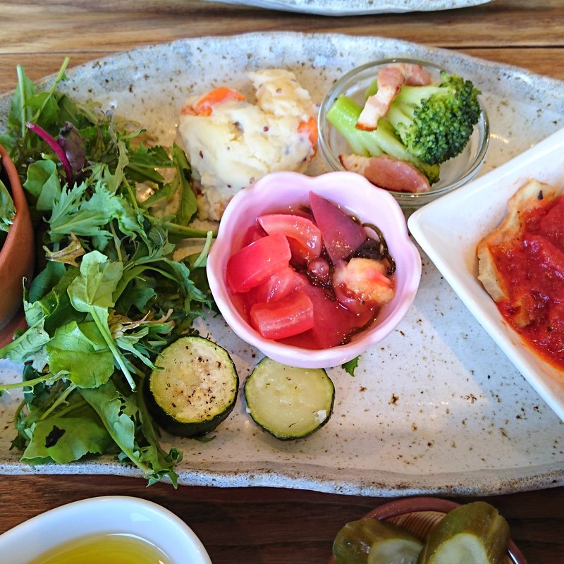 野菜と玄米の日替り健康定食(ベジ畑カフェ小町)