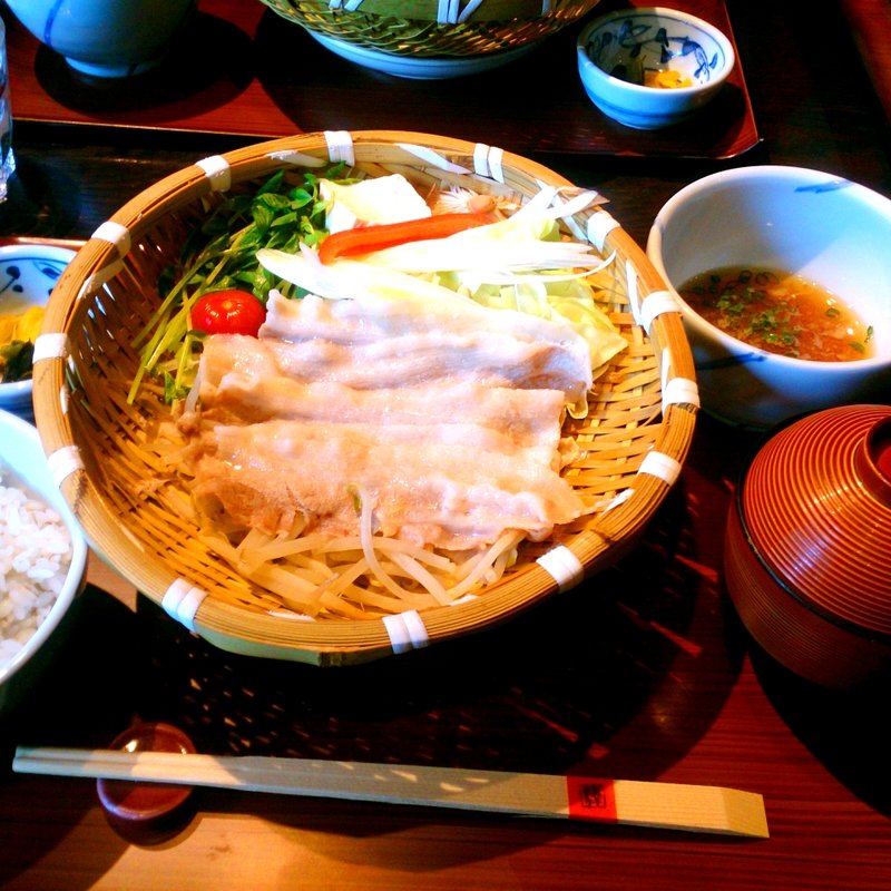 野菜と豚ばらのざる蒸し定食(赤坂うまや)
