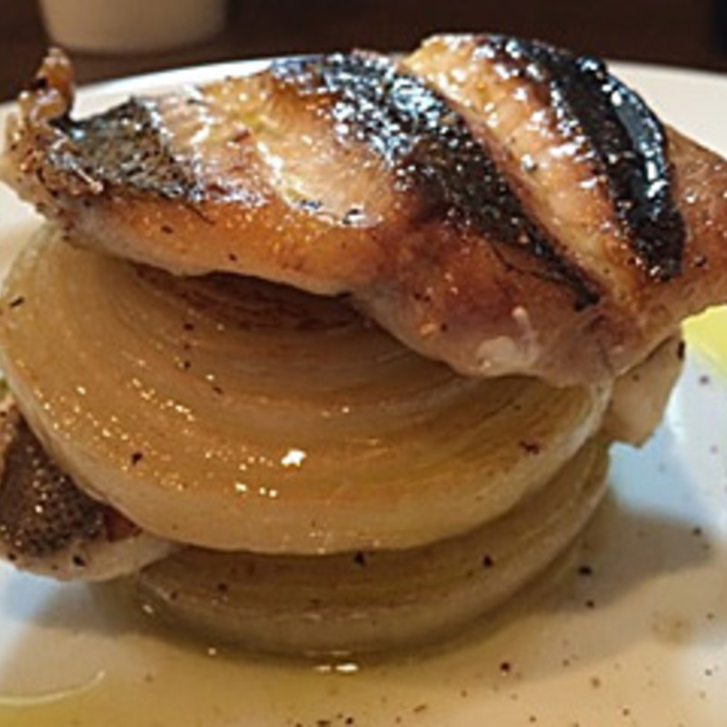 新島産イサキのポワレ(Bistro Noritzu)