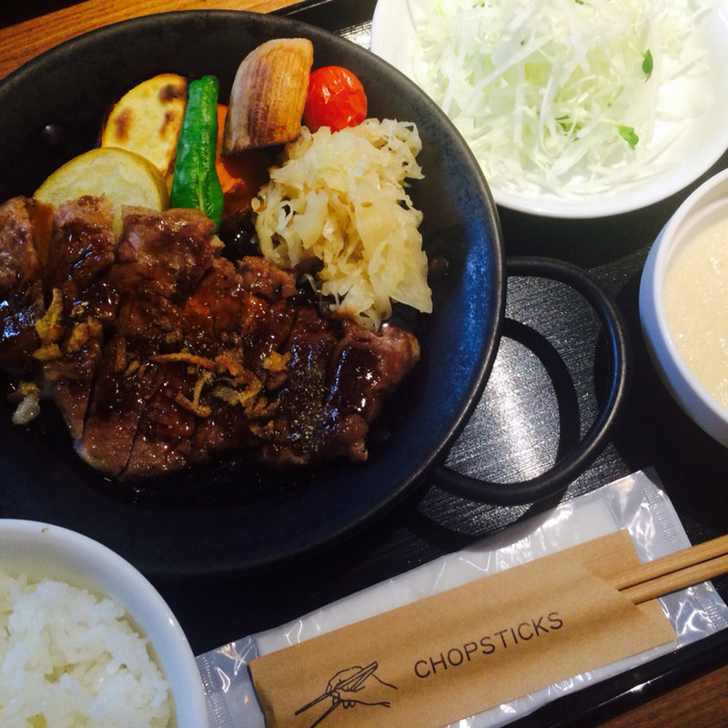 炭焼きトンテキ(サンパミニヨン （sympa miniyon）)