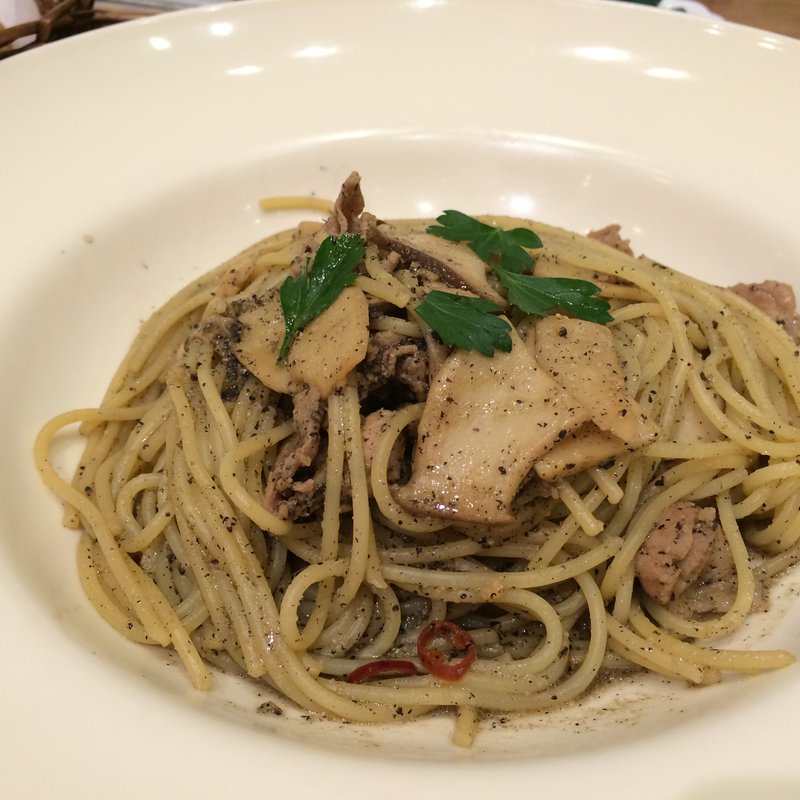 エリンギとやわらかポークの黒ゴマパスタ(アフタヌーンティー・ティールーム 阪急西宮ガーデンズ)