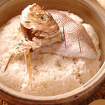 「土鍋炊き」自慢の鯛めし(蛍の庭)