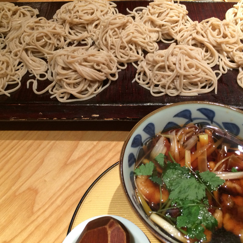 大き板盛そば(北海道産石臼挽蕎麦 増田屋 新宿店 （ますだや）)