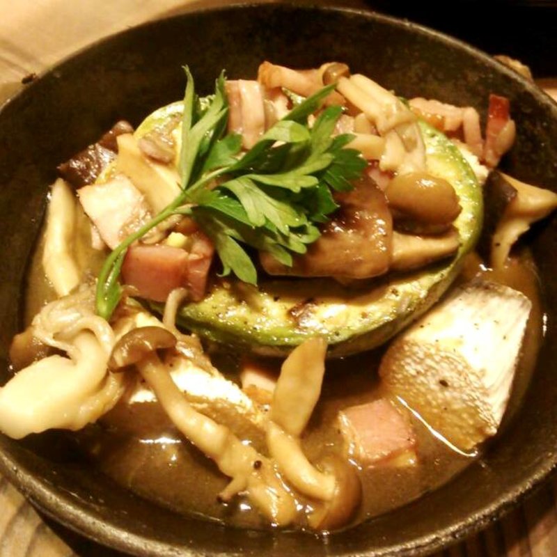 アボカドのオーブン焼き(お野菜とワイン 美山Ｃａｆｅ 梅三小路店)