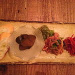 キャロットラペ、切り干し大根のジェノベーゼ、ピクルスの前菜(野菜と自然派ワイン食堂 harukucchii)