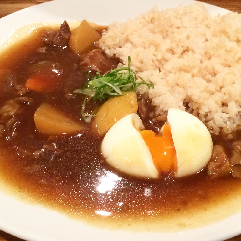 牛すじ和だしカレー(半熟玉子つき)(おでんばる Odenbar)