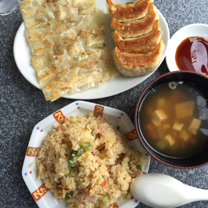 Aランチ(元祖餃子+パリパリ餃子)(天鴻餃子房 神保町２丁目店)