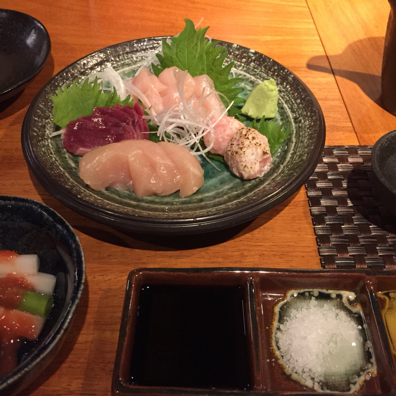 鮮度抜群　地鶏のタタキ(Torico （トリコ）)