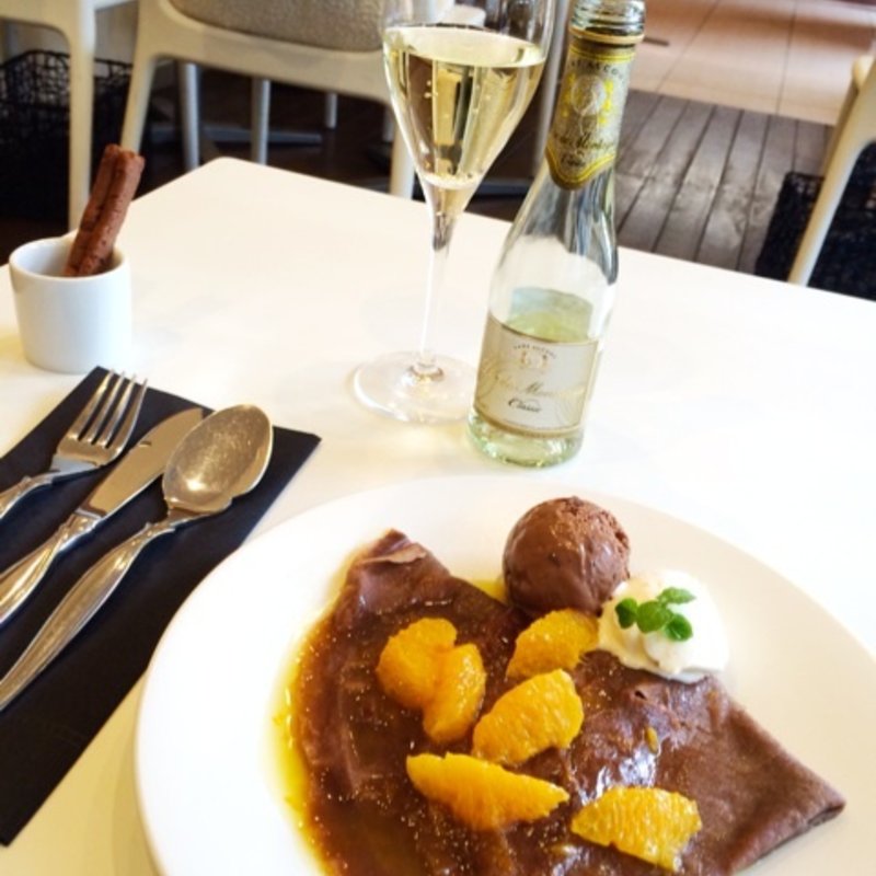 オレンジをたっぷり薫させたチョコレートのクレープシュゼット(プティトリー)