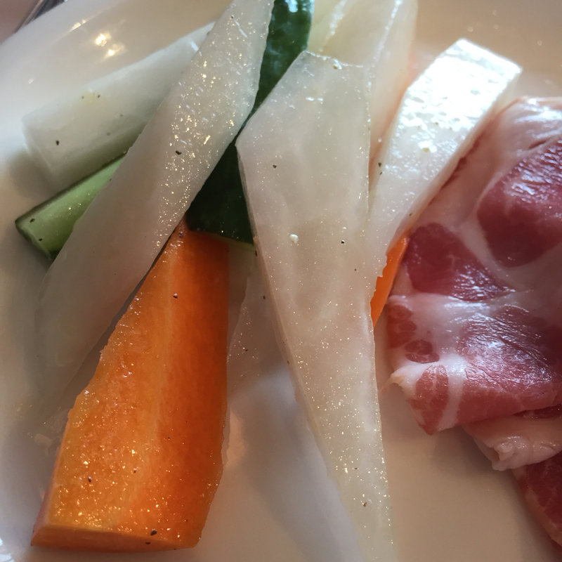 ランチ ビッツフェ(プレーツ＆イート （PLATES ＆ E.A.T）)