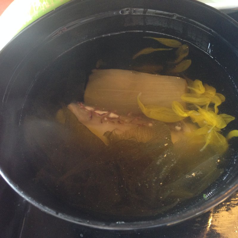 お椀 清汁仕立て　鯛　焼き茄子　白髪葱　木の芽(檑亭)