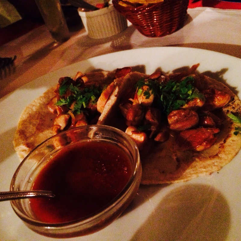 タコス デ ポジョ(フォンダ・デ・ラ・マドゥルガーダ)