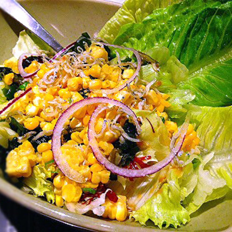 丸ごとレタスのシーザーサラダ(AW55 アトレ品川店)