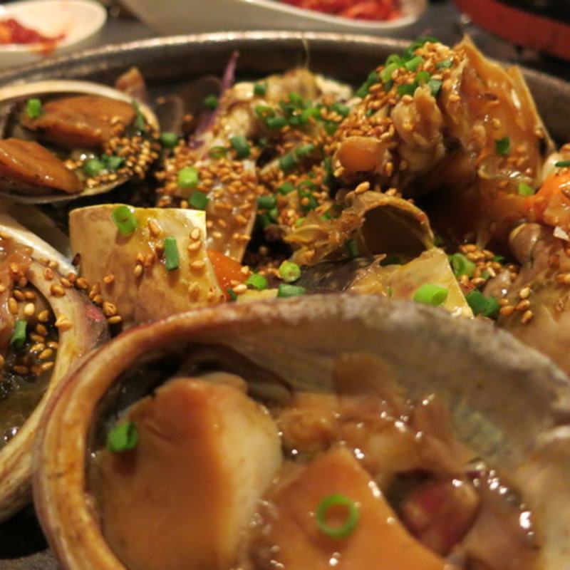 蟹とアワビの味噌和え(ホルモン船　ホールちゃん )