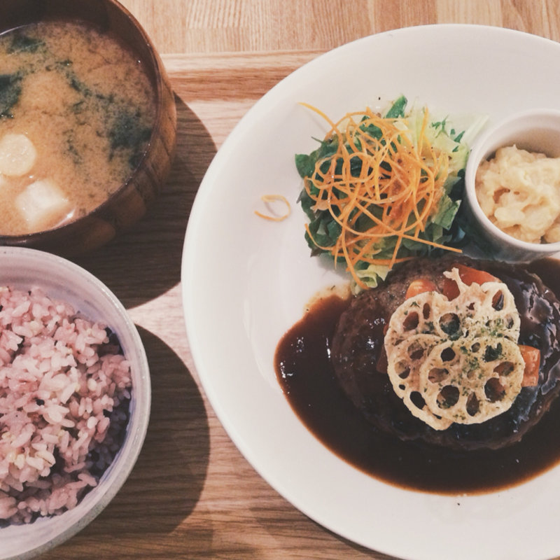 ハンバーグ定食(ごはんカフェBOND)