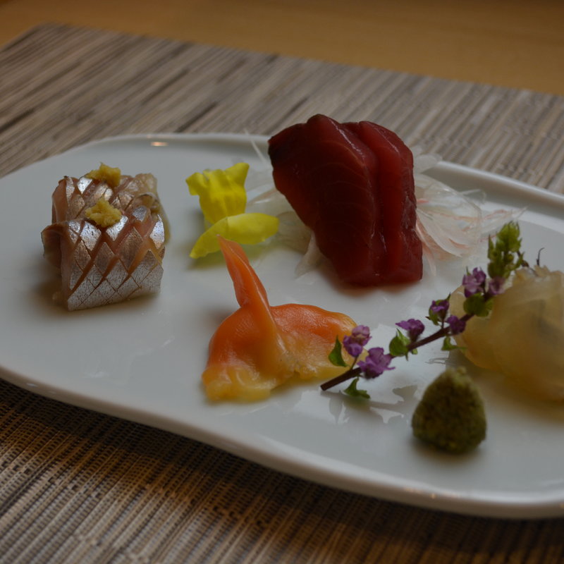 鮮魚の3点盛り　(鮨 日友う勘)