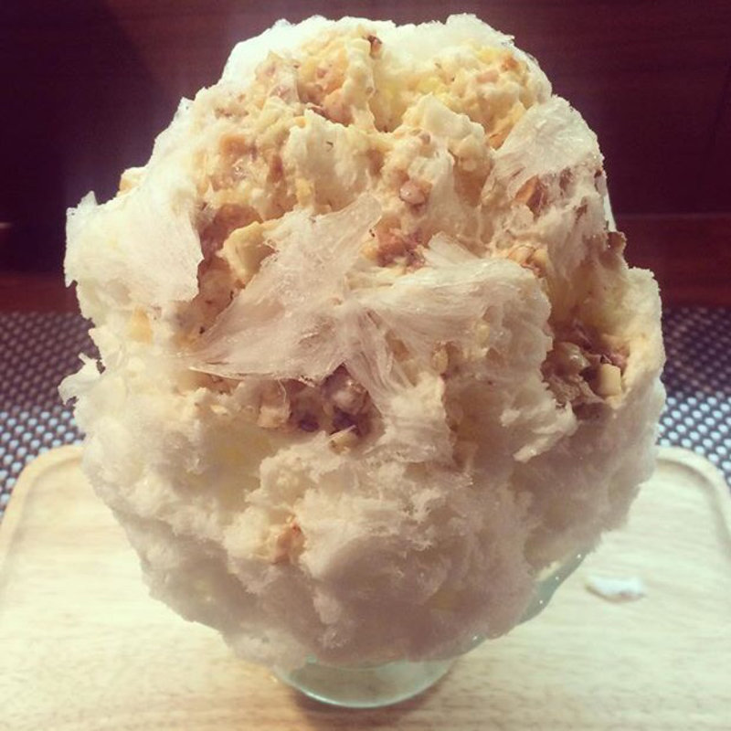 ミックスナッツ(ブン ブン ブラウ カフェ ウィズ ビーハイヴ （Bum Bun BLau Cafe with BeeHive）)