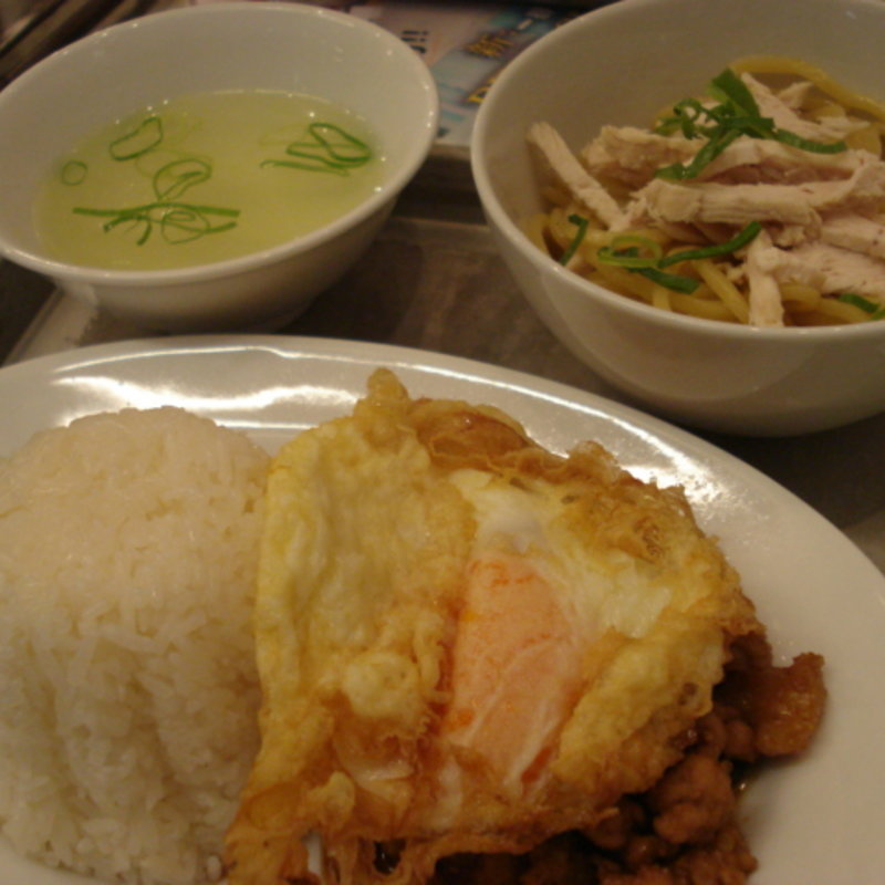 ガバオセット(マンゴツリーキッチン グランフロント大阪)