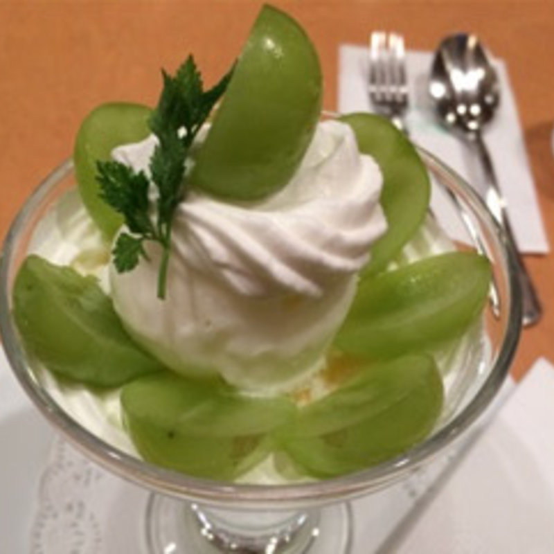 マスカットパフェ(京橋千疋屋 小田急百貨店藤沢B1 ショップ)