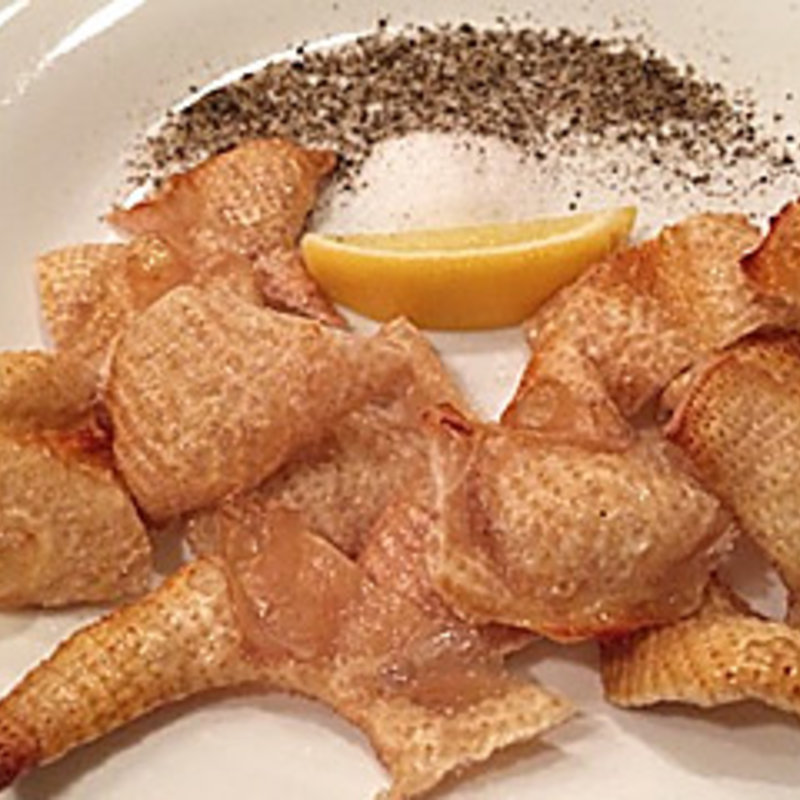 赤鶏の皮塩焼き(わいん厨房たるたる)