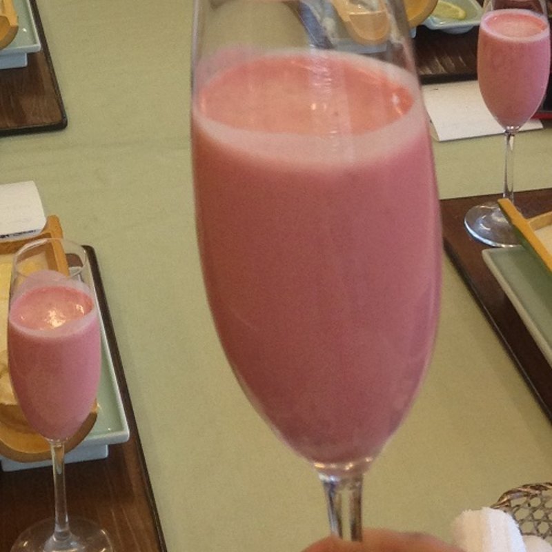 食前:苺豆乳ジュース(宇豆基野 本店 )