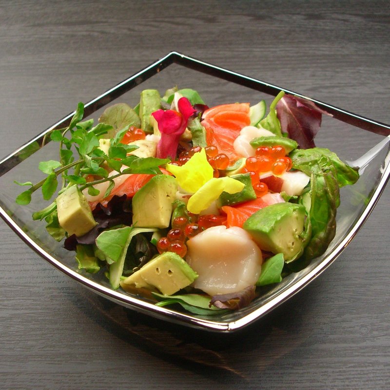 海鮮とアボカド和え(鮨ダイニング　一沁)