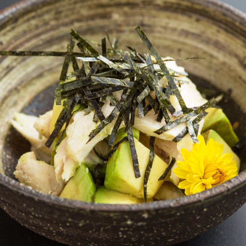 鶏とアボカドの山葵醤油(こがね屋 千葉駅前店 （koganeya）)