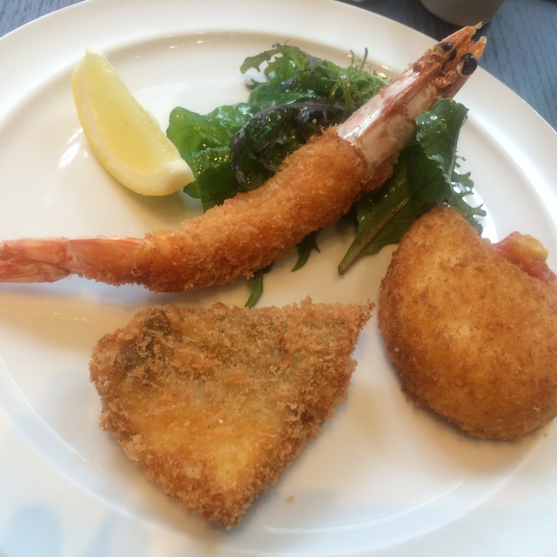 3種のフライ盛り合わせ(東洋軒)