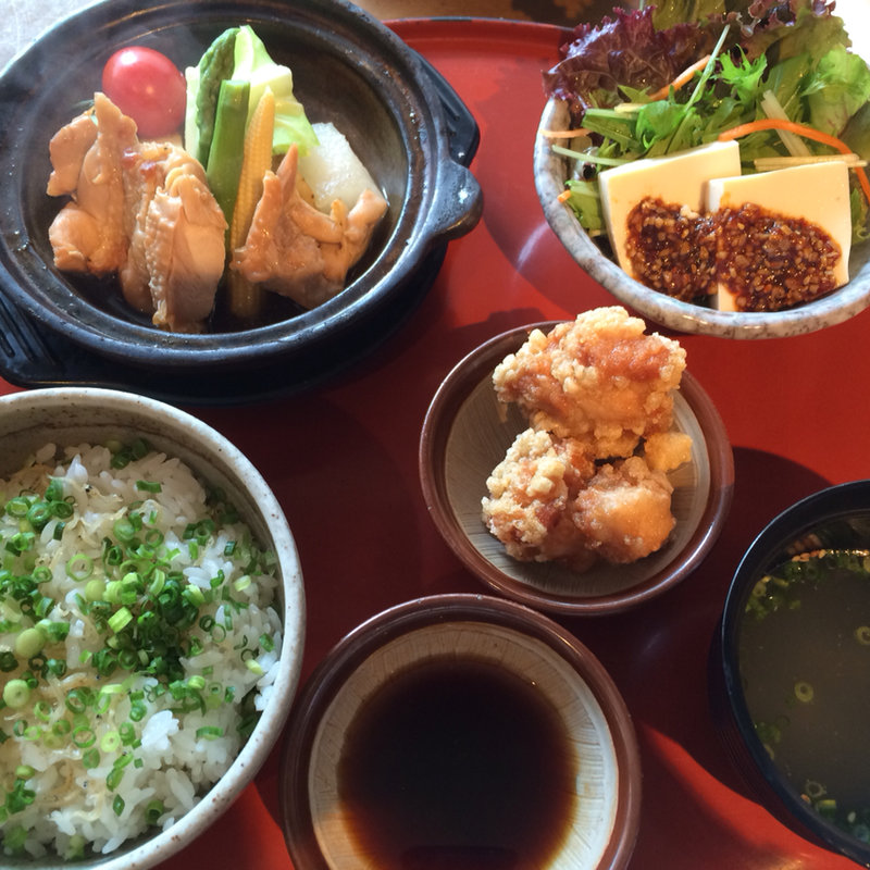 炭炙り鶏と彩野菜のタジン蒸し御膳(鳥どり　総本家 新宿三丁目店 （【旧店名】鳥どり）)