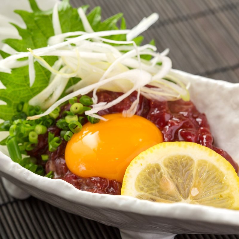 桜ユッケ(柚月 千葉駅前店 （yuzuki）)